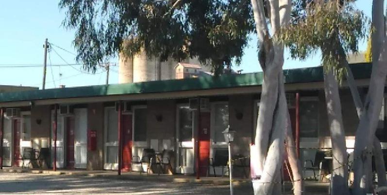 Smerdon Lodge Motel Horsham Exterior foto