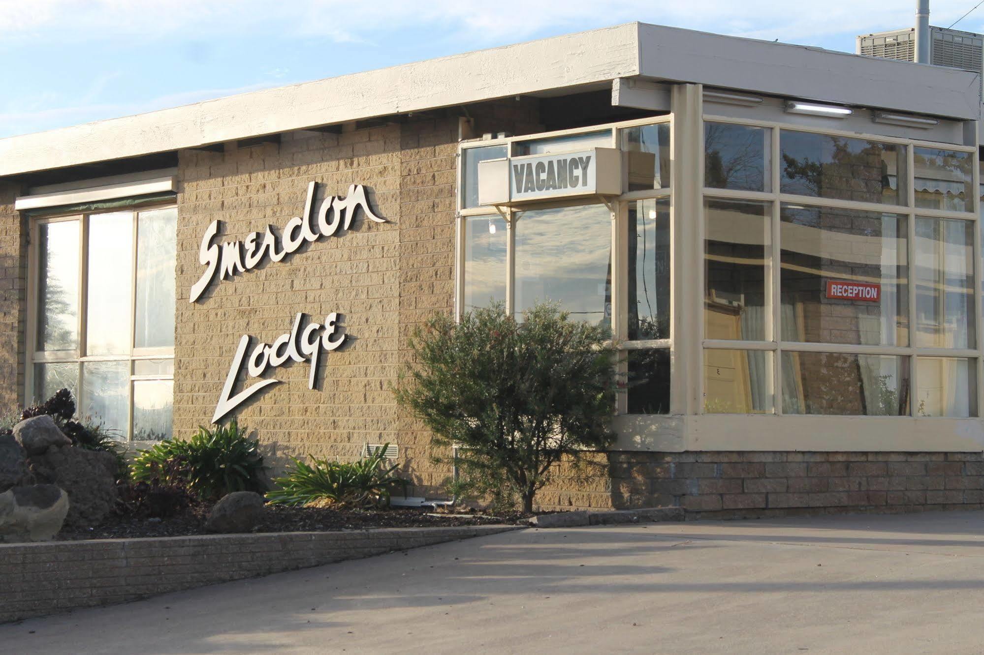 Smerdon Lodge Motel Horsham Exterior foto